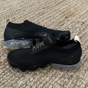 Nike Black VaporMax Flyknit Sneakers